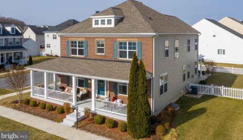 395 Lord Fairfax St, Charles Town, WV 25414-2605
