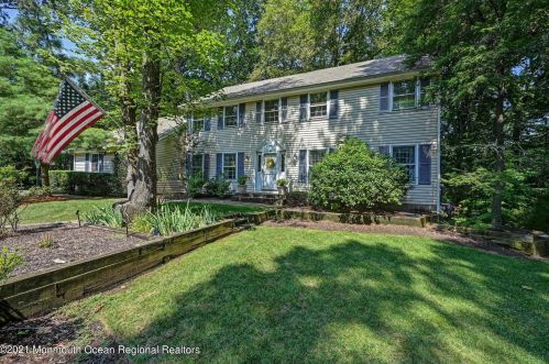 50 Tatum Dr, Middletown, NJ 07748-3126