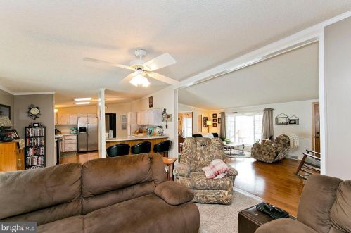 411 Salem View Ln, Berkeley Springs, WV 25411-7093