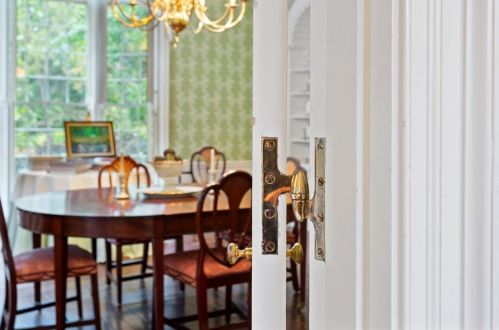 2867 Habersham Rd, Atlanta GA  30305-2939 exterior