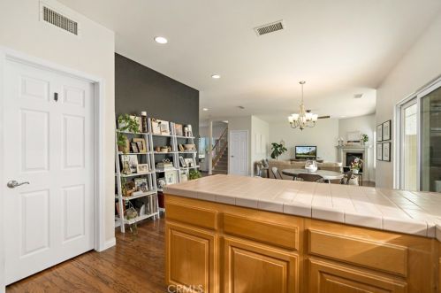 14289 Meadowlands Dr, Riverside CA  92503-9740 exterior