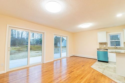 6 Indian Wood Rd, Niantic CT  06357-1021 exterior