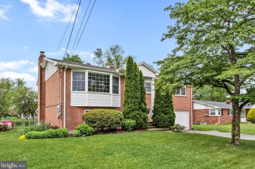 2536 Brighton Dr, York, PA 17402-3923