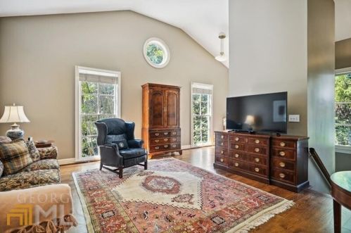 3281 Habersham Rd, Atlanta GA 30305-1170 exterior