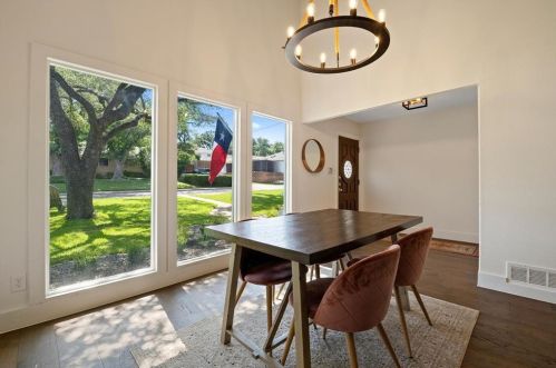 7305 Crofton Dr, Dallas TX  75231-4807 exterior