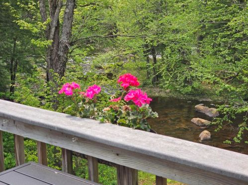 437 Washington Pond Rd, Marlow, NH 03456-6225
