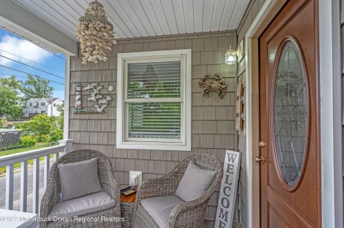 11 Appleton Ave, Leonardo, NJ 07737-1026