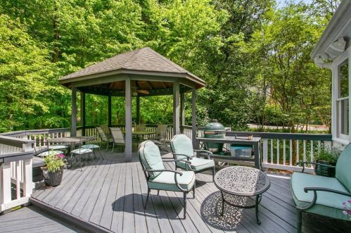 4581 Elizabeth Ln, Atlanta GA  30339-5323 exterior