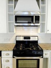 4002 Markham St, Houston TX  77027-6321 exterior