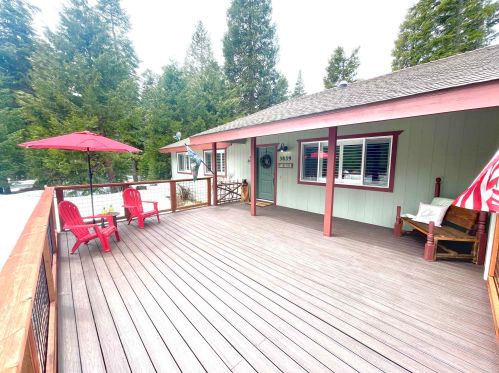 3839 Mary Ann Ln, Peninsula Village, CA 96137-9500