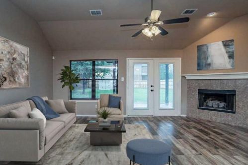 700 Saddleway Dr, Fort Worth, TX 76179-7394