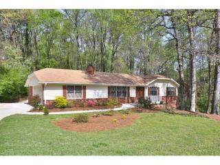 2183 Meadow Dr, Lithonia, GA 30078-2686