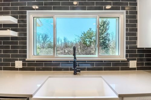 8168 Hinsdale Dr, Englewood CO 80112-1910 exterior