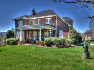 216 Forest Knoll Ct, Weaverville, NC 28787-8431