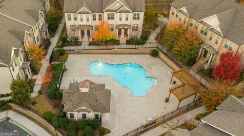 243 Franklin Rd, Atlanta GA  30342-2607 exterior