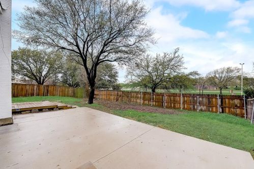 2109 Via Del Norte, Carrollton TX 75006-4521 exterior