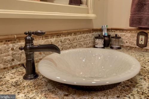 1991 Pickering Trl, Lancaster PA 17601-4972 exterior