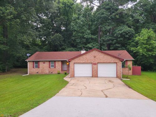 5924 Castlegate Dr, Atlanta, GA 30349-6918