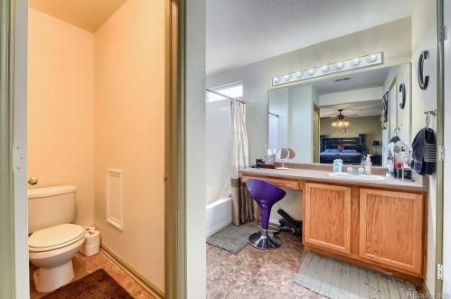 19312 58 Pl, Denver CO 80019-2027 exterior