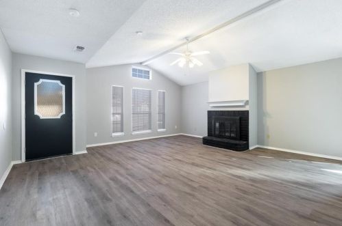 1115 Stone Creek Dr, Midlothian TX  76063-6240 exterior