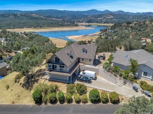 2649 Pine Ridge Rd, Lake Nacimiento, CA 93426-9627