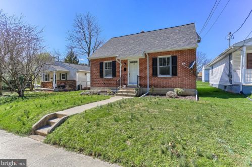 216 Moul Ave, Hanover, PA 17331-2035