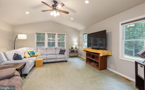 9511 Secca Dr, Fredericksburg, VA 22407-1567