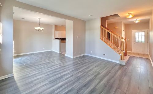 1926 Golden Gate Ln, Naperville IL  60563-2339 exterior