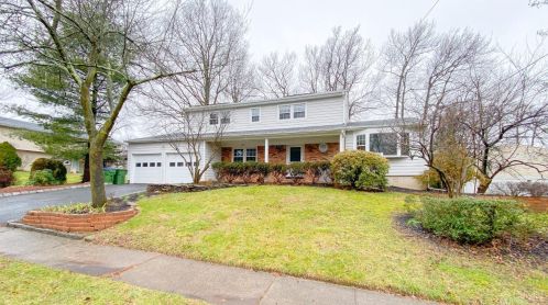 22 Eagle Rd, Edison, NJ 08820-2748