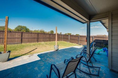 5117 Grayson Rdg Dr, Fort Worth TX  76179 exterior