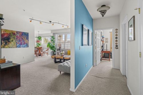 227 Timberlake Dr, Trenton NJ  08618-1459 exterior