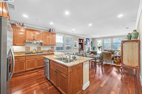 2417 Decker Ln, Livermore, CA 94550-7090