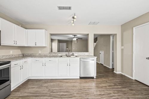 7523 Kings Trl, Fort Worth TX  76133-8347 exterior