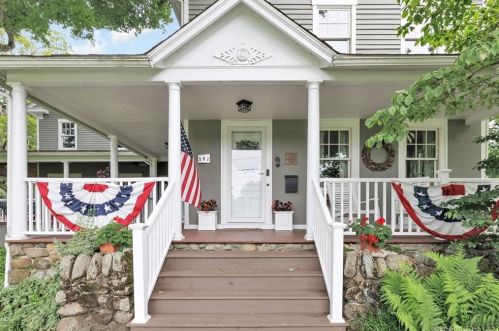 192 River St, Milford, CT 06460-3468