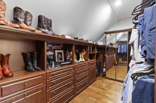 2860 Habersham Rd, Atlanta GA  30305-2959 exterior