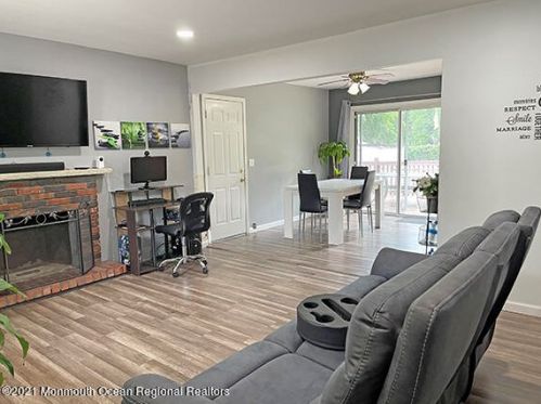 321 Alpine St, Lacey, NJ 08731-2642