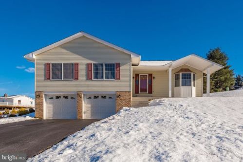 510 Gateway Dr, Graceham, MD 21788-3202
