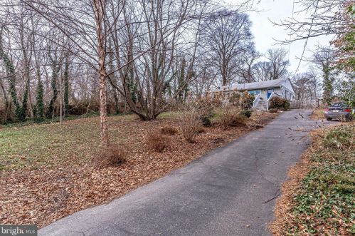 7207 Calamo St, Springfield VA  22150-3524 exterior