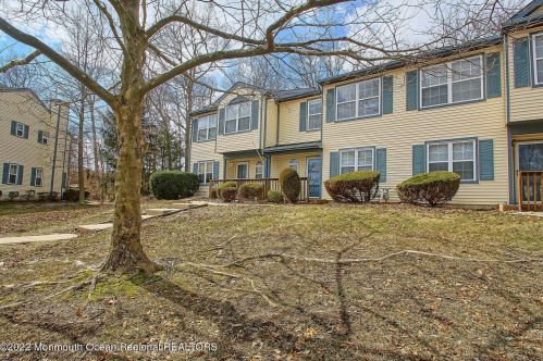 27 Quail Run, Berkeley Township, NJ 08721-1382