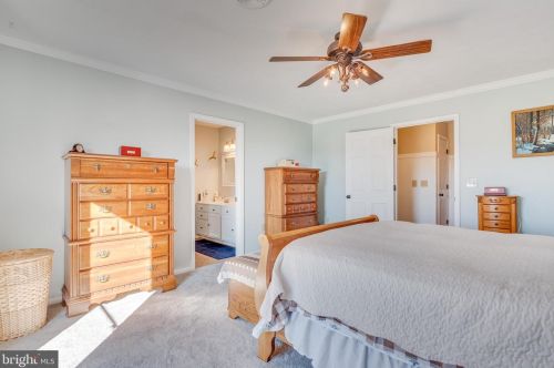 1942 Fairview Dr, Berkeley Springs WV  25411-3219 exterior