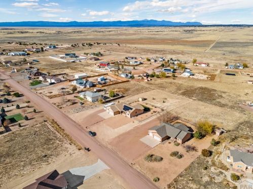 1117 Meadowmoor Dr, Pueblo CO  81007-2020 exterior