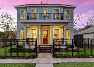 1001 Lawrence St, Houston, TX 77008-6649