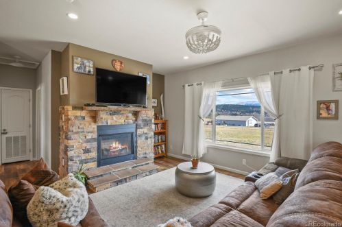 205 Calle De La Nieva, Twin Rock, CO 80816-9022