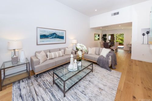 17084 Escalon Dr, Van Nuys CA  91436-3838 exterior