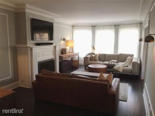 232 Lee St, Evanston IL  60202-1488 exterior