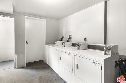 2241 Virginia Ave, Santa Monica CA  90404-4833 exterior
