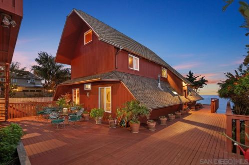 1366 Neptune Ave, Encinitas, CA 92024-1431