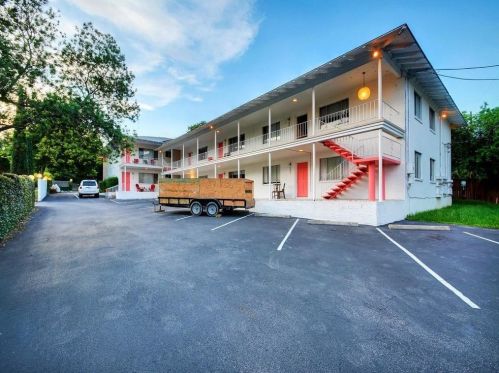 1200 Enfield Rd, Austin, TX 78703-4071