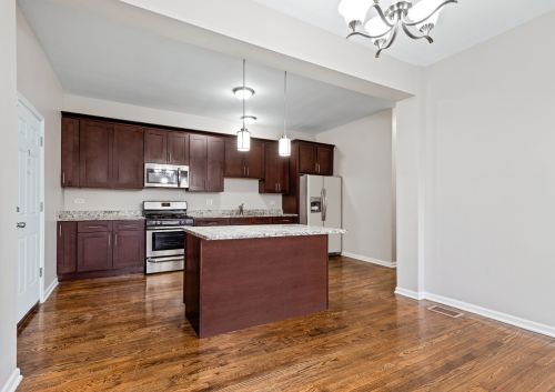 5350 Wabash Ave, Chicago, IL 60615-4609