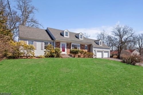 12 Nymph Rd, Town Center, NJ 07052-3114